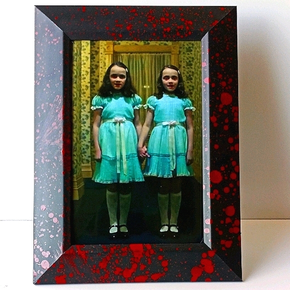 The Shining Twins Horror Vintage Retro 80s Metal Frame Photo Print Gothic Punk - Picture 3 of 5